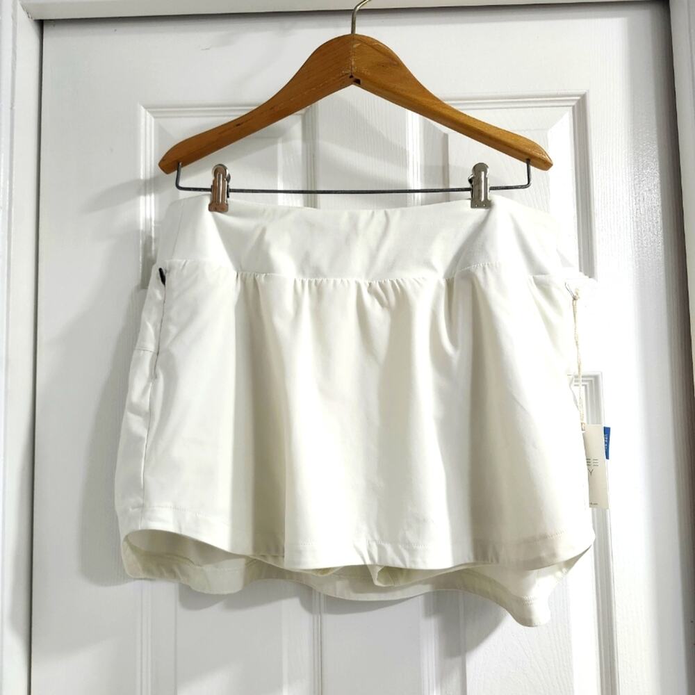 ❤️NWT❤ Free Fly Apparel Women's Cream Skort